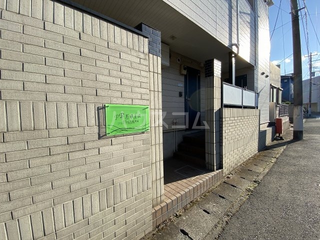 28/30 エントランス