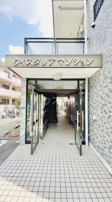 16/18 エントランス