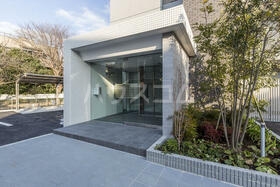 25/30 エントランス