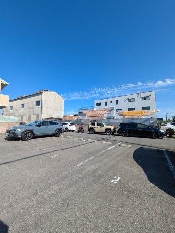27/30 駐車場