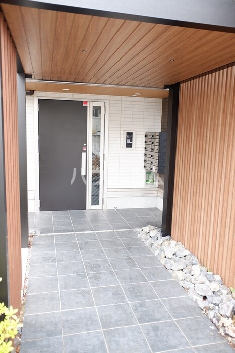 16/21 エントランス