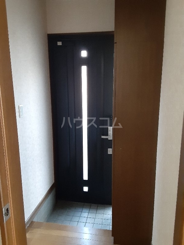 14/30 玄関