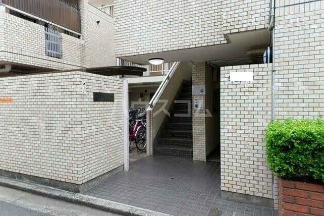 17/28 エントランス