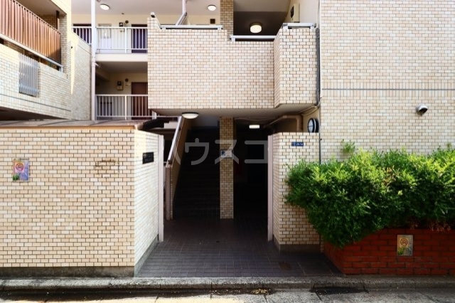 18/28 エントランス