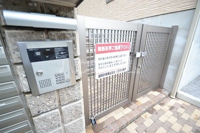 18/28 エントランス