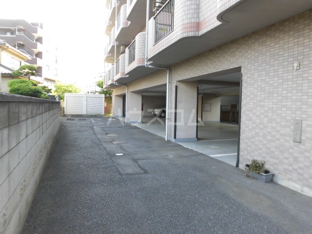 20/30 駐車場