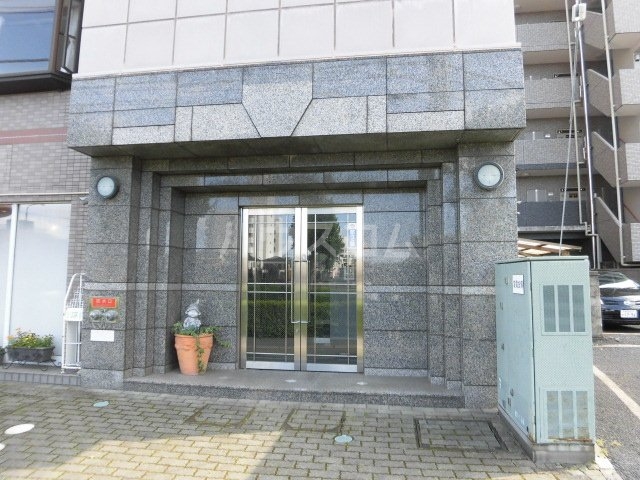 18/28 エントランス