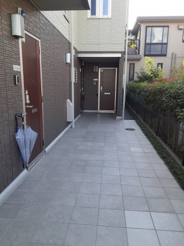 26/30 エントランス