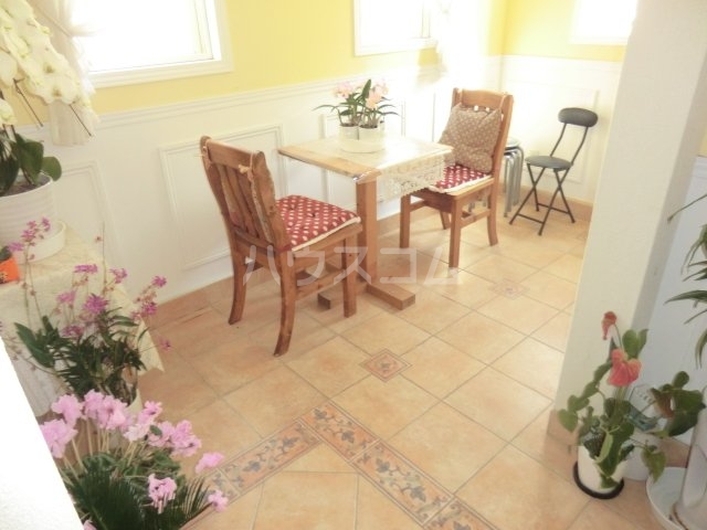 24/30 エントランス