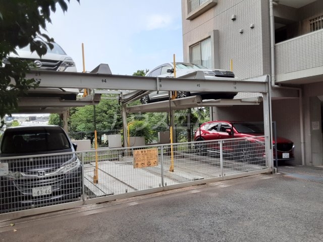 22/30 駐車場