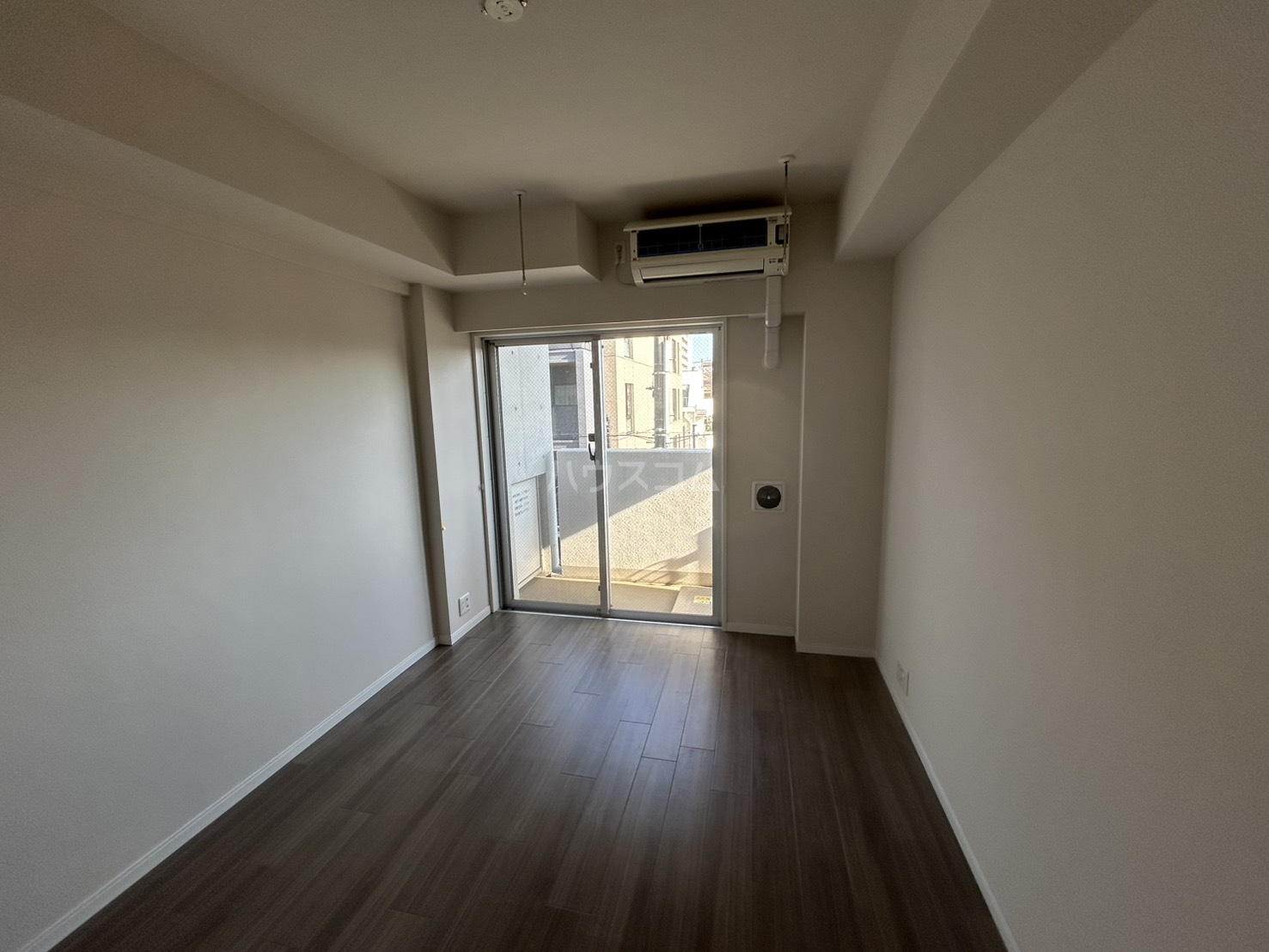 28/30 エントランス