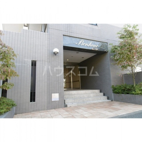 17/26 エントランス