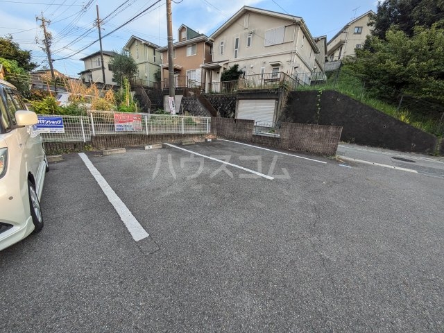 27/27 駐車場