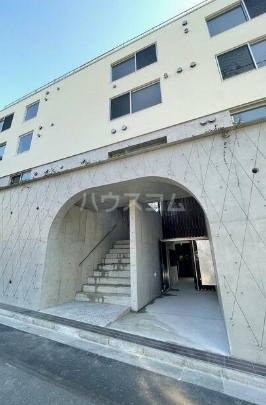 2/2 エントランス