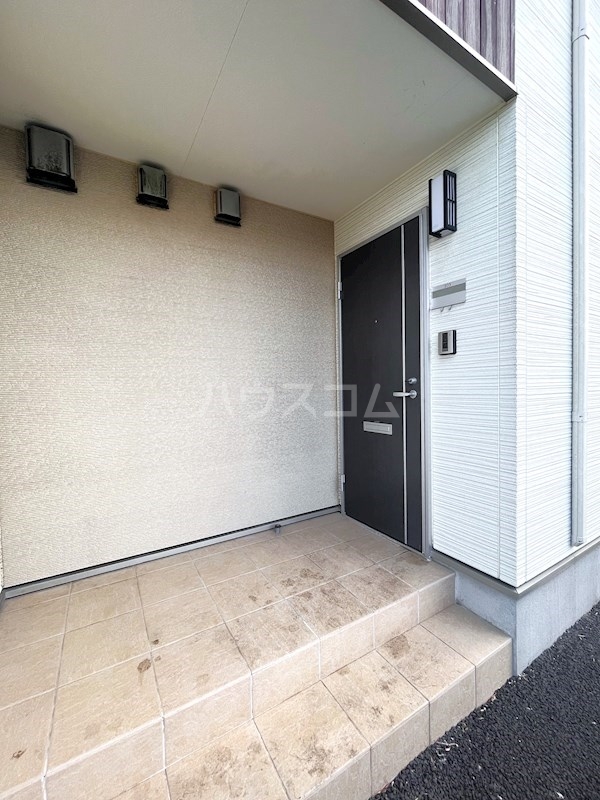 2/2 エントランス