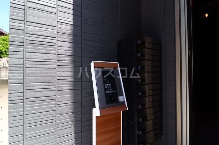 17/27 エントランス