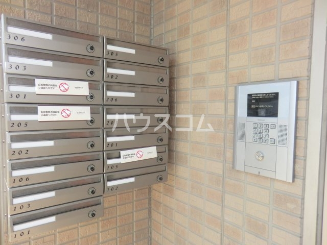 2/5 エントランス