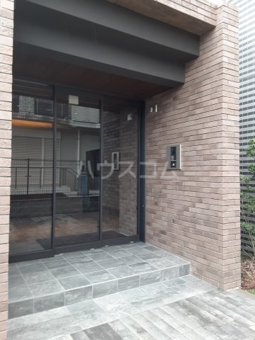 26/30 エントランス