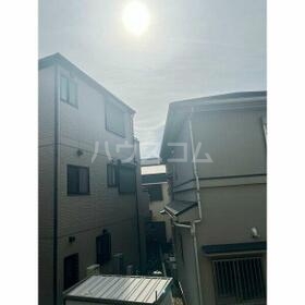 17/27 エントランス