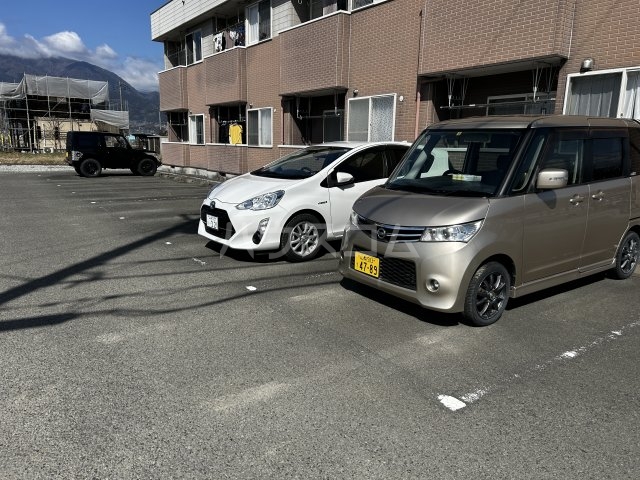 3/3 駐車場