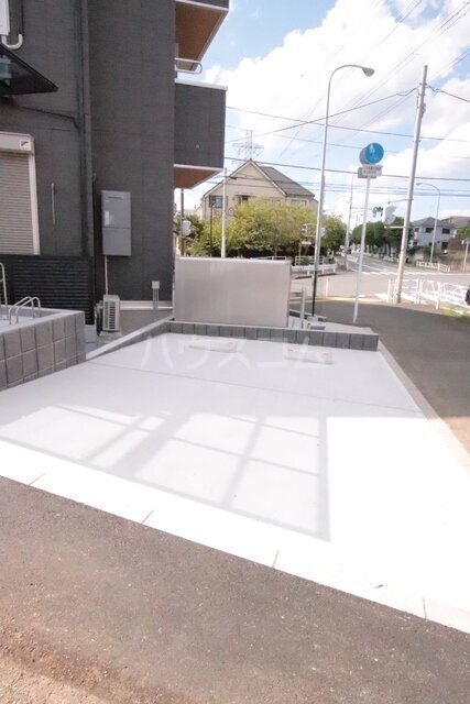 25/27 駐車場