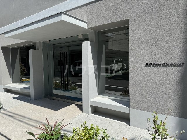 2/2 エントランス