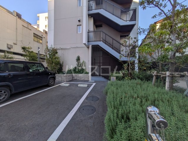 25/29 駐車場