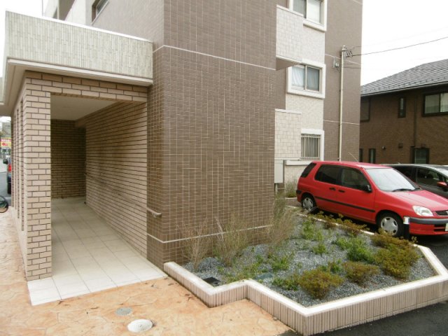28/30 エントランス