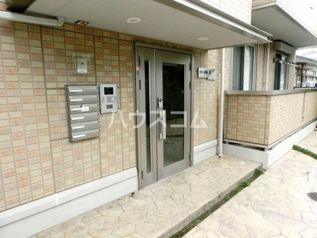 15/19 エントランス