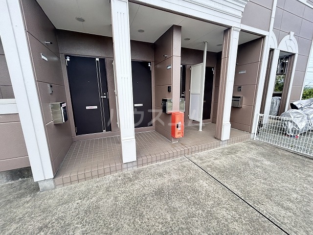 26/30 エントランス