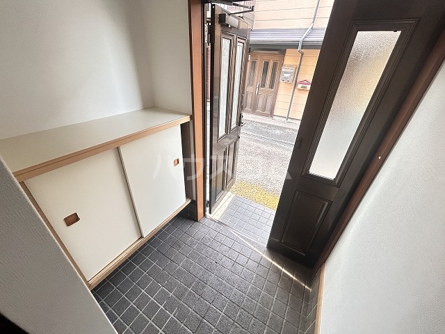 13/30 玄関