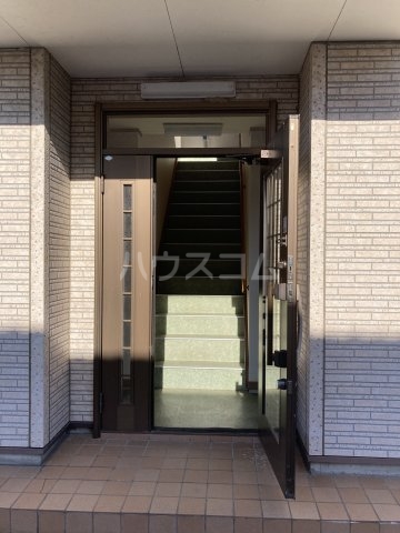 15/15 エントランス