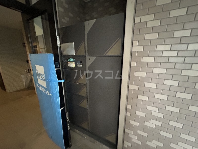 28/30 エントランス