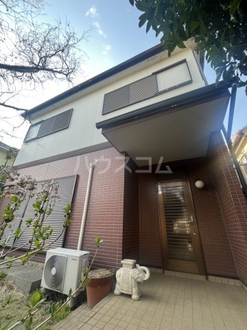 27/30 エントランス