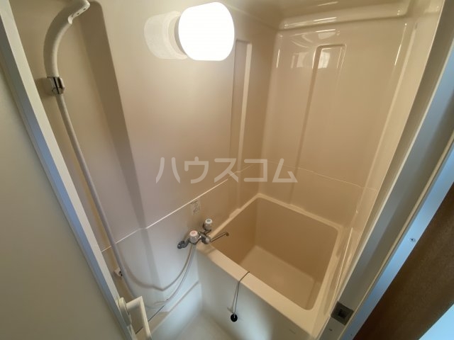 13/28 浴室