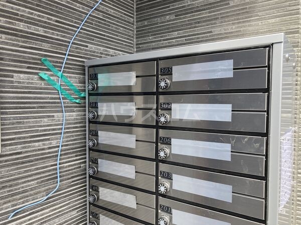 20/30 エントランス