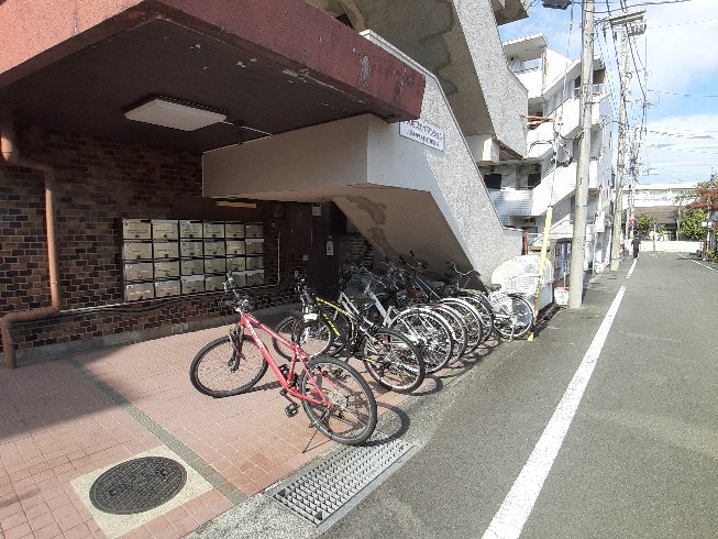 21/30 エントランス