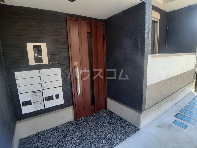 26/30 エントランス