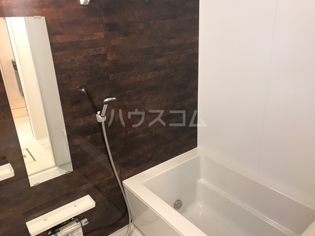 14/23 浴室