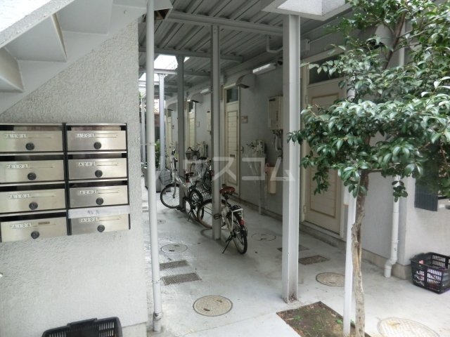 16/26 エントランス