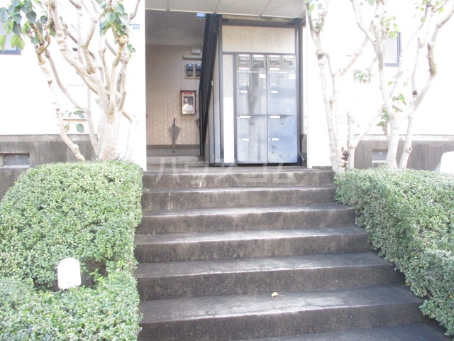 18/25 エントランス