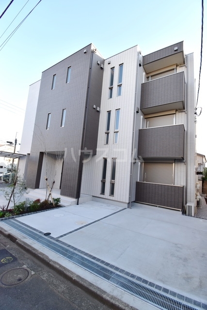 14/23 エントランス