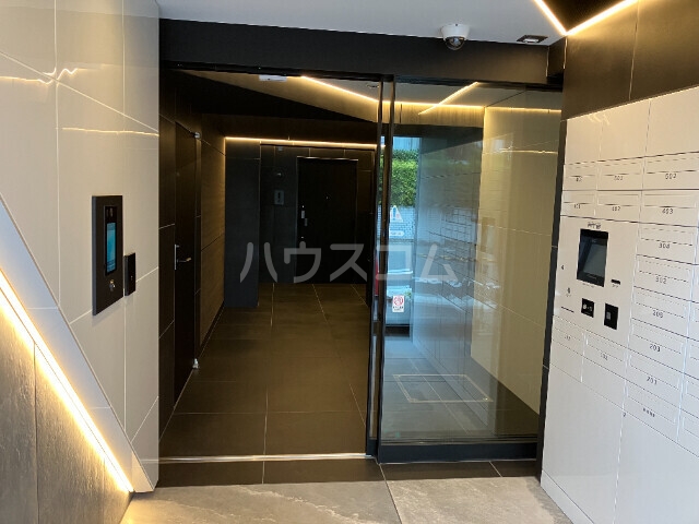 17/26 エントランス