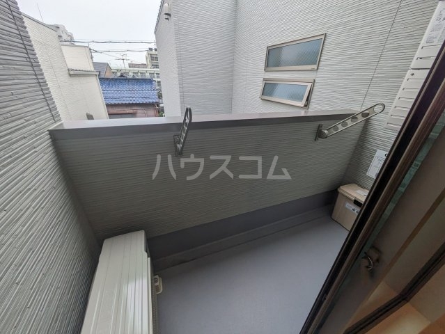 18/28 バルコニー