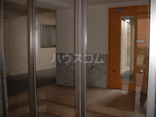 20/28 エントランス