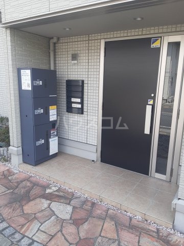 24/30 エントランス