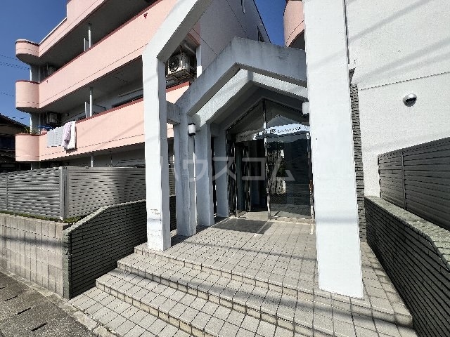 3/4 エントランス