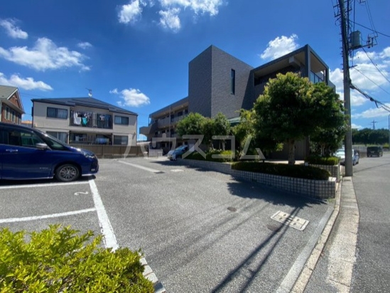 25/30 駐車場