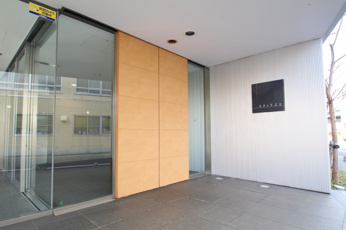 18/20 エントランス