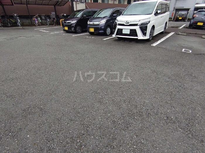 2/7 駐車場